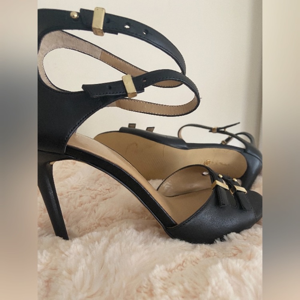 Ann Taylor adjustable strap 4” heel NWT